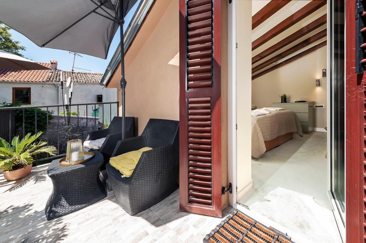 Luxury Villa Orh Ровин Екстериор снимка