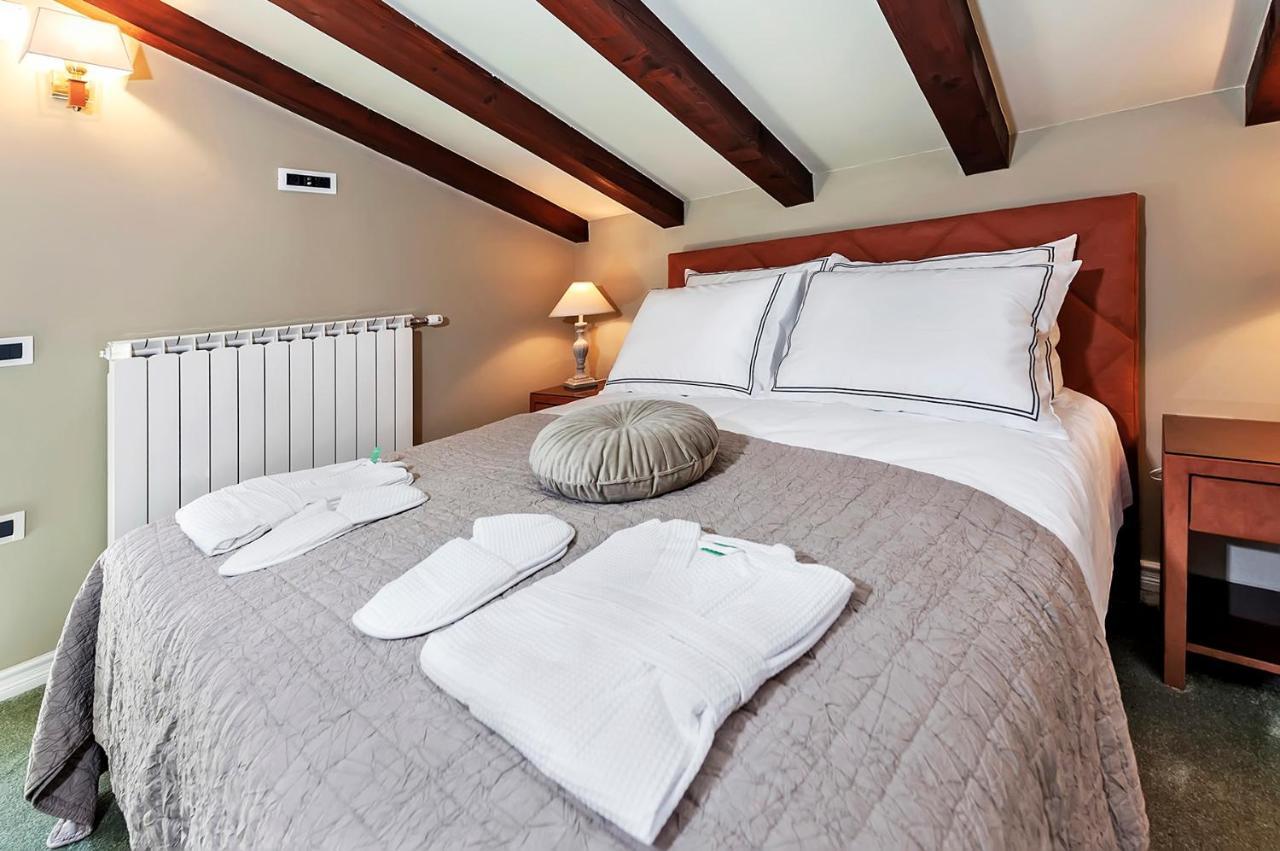 Luxury Villa Orh Ровин Екстериор снимка