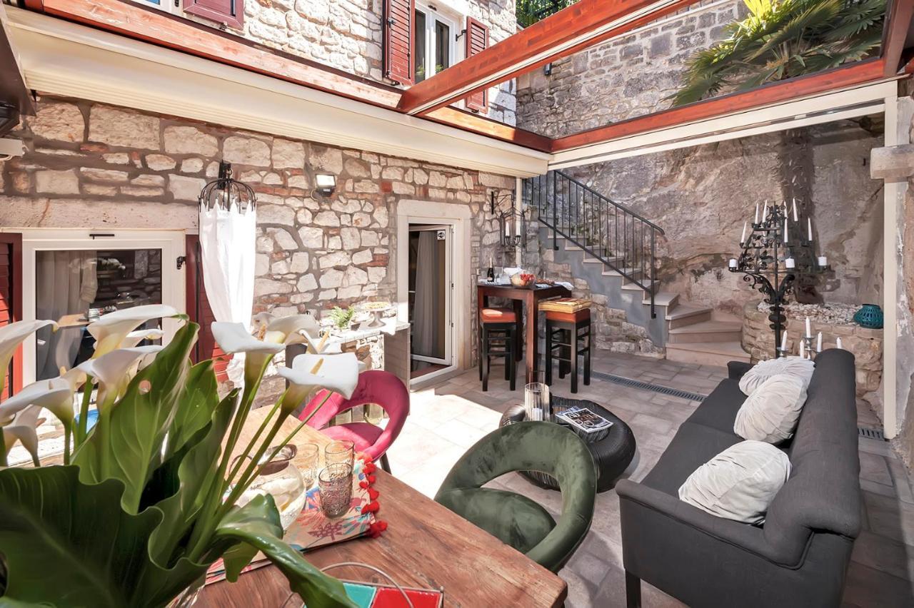 Luxury Villa Orh Ровин Екстериор снимка